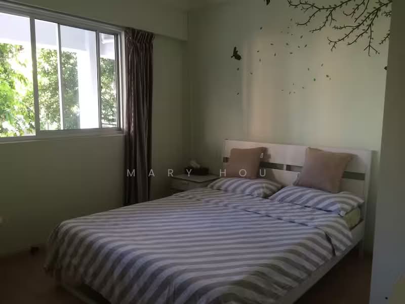 469 Jurong West Street 41 HDB Flat For Sale at S$ 920,000 | PropertyGuru Singapore - Bedroom