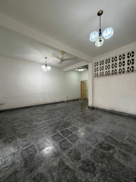 East Coast, East Coast, 4 Bedrooms, 2,000 sqft, Terraced House For Rent, by Steve Ong, 500101351 - Living Room - PropertyGuru.com.sg