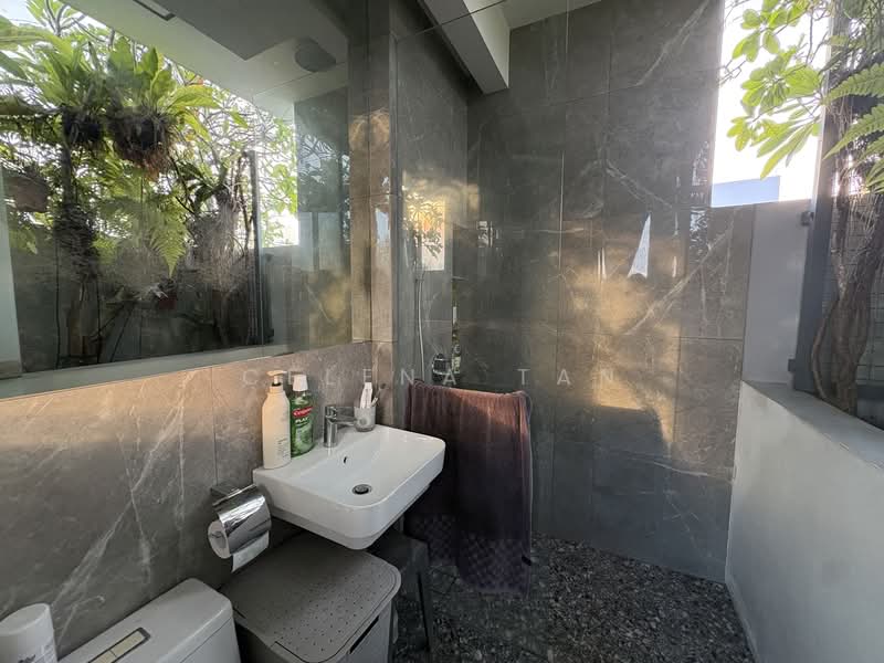 Opera Estate Terraced House For Sale at S$ 5,290,000 | PropertyGuru Singapore - Open Bathroom