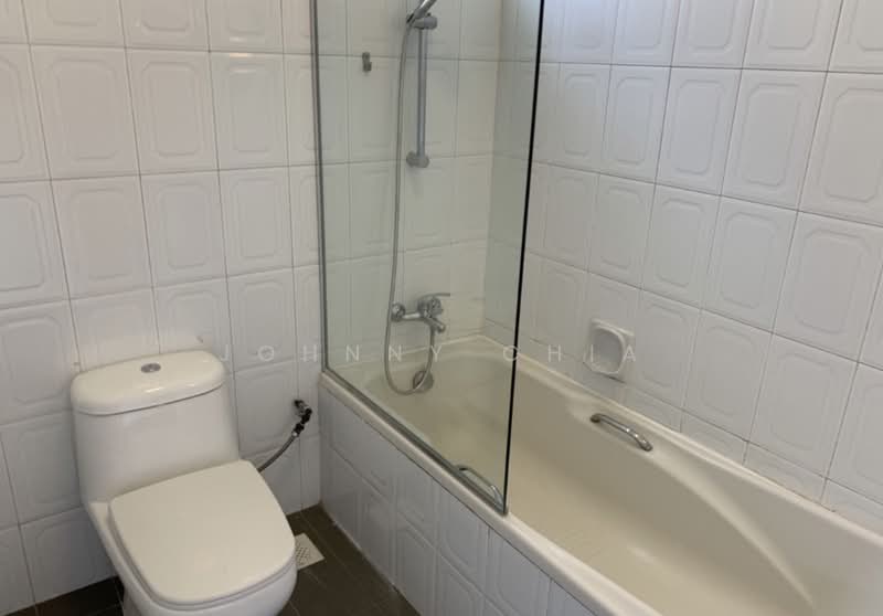 Bukit Timah Landed House Near Raffles Girls, Bukit Timah Road, Dunearn Road, Watten Park , Watten Terrace, Watten Close, 3 Bedrooms, 4,000 sqft, Semi-Detached House For Rent, by Johnny Chia, 500101366 - Bathroom - PropertyGuru.com.sg