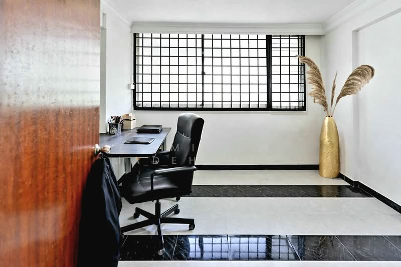 444 Hougang Avenue 8, 444 Hougang Avenue 8, 3 Bedrooms, 1,108 sqft, HDB Flat For Sale, by Ed Mika @ Jadehomes, 500101371 - Study - PropertyGuru.com.sg