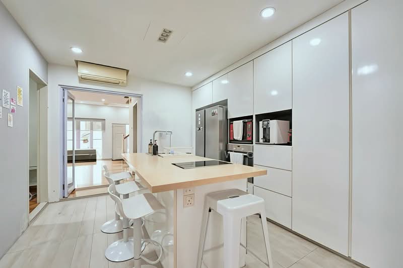 Burgundy Hill, Burgundy Rise, 5 Bedrooms, 3,638 sqft, Semi-Detached House For Sale, by Manuel Wong, 500101380 - Kitchen - PropertyGuru.com.sg