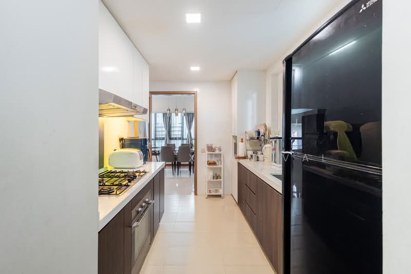 Waterfront Waves Condominium For Sale at S$ 2,199,999 | PropertyGuru Singapore - Kitchen