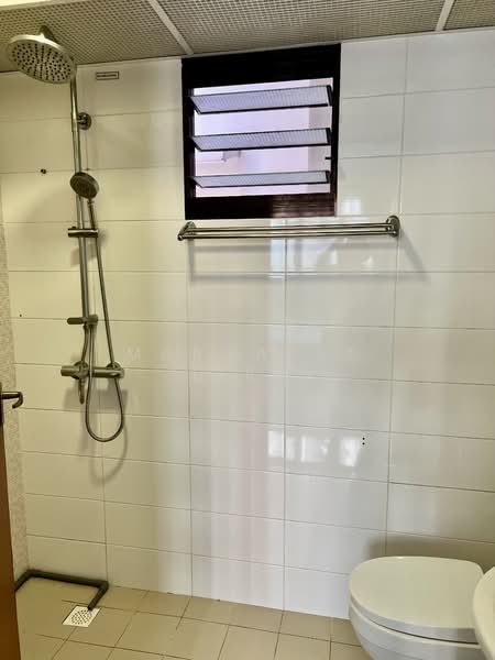 818B Choa Chu Kang Avenue 1, 818B Choa Chu Kang Avenue 1, Room Rental, 180 sqft, HDB Flat For Rent, by Margaret Liew, 500101385 - Bathroom - PropertyGuru.com.sg