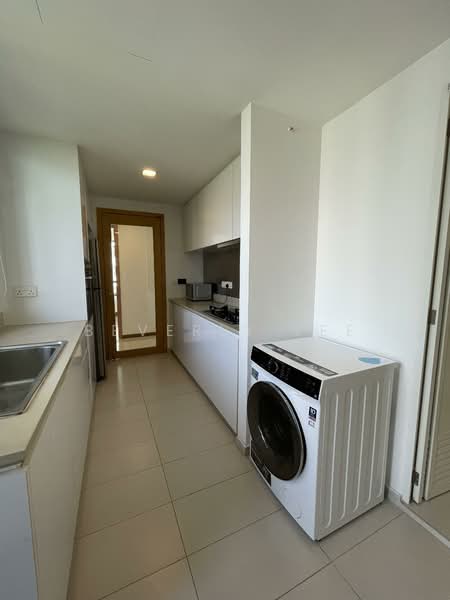 8 @ Woodleigh, 8 Woodleigh Close, 3 Bedrooms, 1,076 sqft, Condominium For Rent, by Beverly Lee, 500101389 - Kitchen - PropertyGuru.com.sg