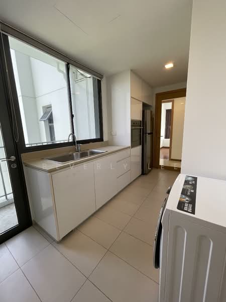 8 @ Woodleigh, 8 Woodleigh Close, 3 Bedrooms, 1,076 sqft, Condominium For Rent, by Beverly Lee, 500101389 - Kitchen - PropertyGuru.com.sg