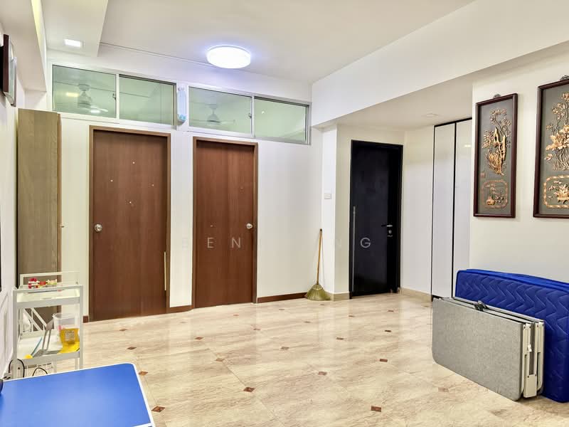 4 bedroom unit near Beauty World MRT and Pei Hwa Primary, , 4 Bedrooms, 1,033 sqft, Condominium For Rent, by Benny Ng, 500101407 - Living Dining - PropertyGuru.com.sg