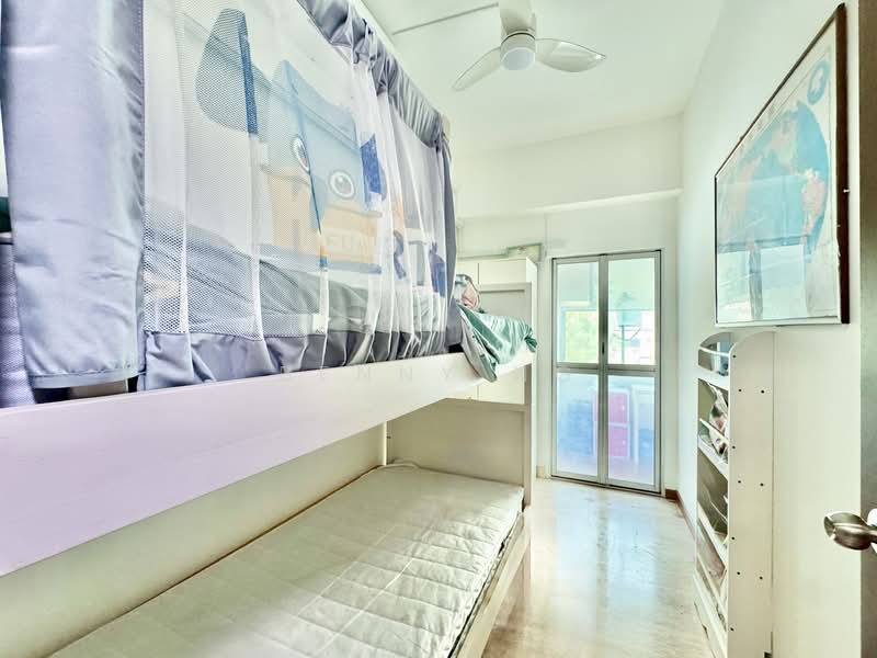 4 bedroom unit near Beauty World MRT and Pei Hwa Primary, , 4 Bedrooms, 1,033 sqft, Condominium For Rent, by Benny Ng, 500101407 - Common Bedroom - PropertyGuru.com.sg