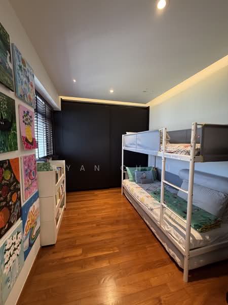 25B Jalan Membina HDB Flat For Sale at S$ 1,350,000 | PropertyGuru Singapore - Common Room