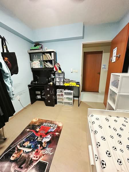 274C Compassvale Bow HDB Flat For Sale at S$ 850,000 | PropertyGuru Singapore - Bedroom