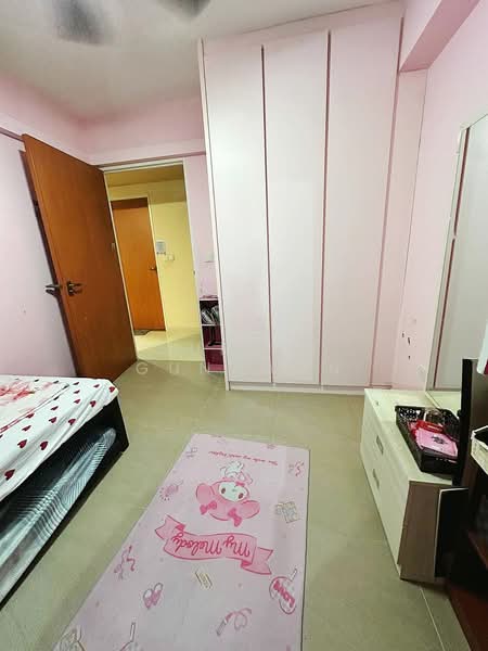 274C Compassvale Bow HDB Flat For Sale at S$ 850,000 | PropertyGuru Singapore - Bedroom