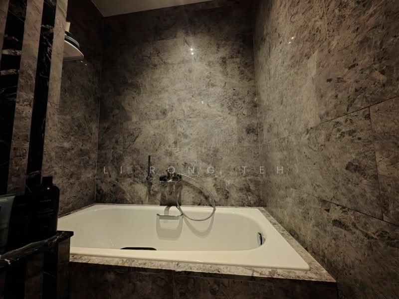 Watercove, , 5 Bedrooms, 3,466 sqft, Cluster House For Sale, by Li Rong Teh, 500101429 - Bathroom - PropertyGuru.com.sg