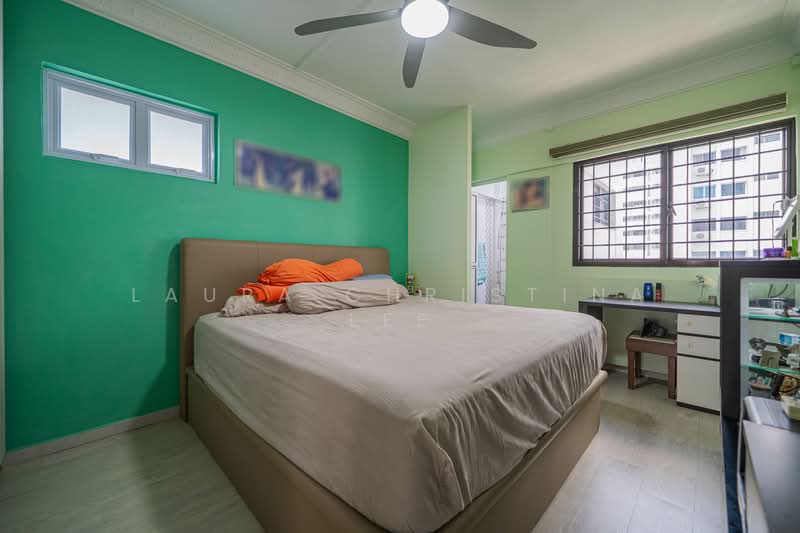 160 Bukit Batok Street 11, 160 Bukit Batok Street 11, 3 Bedrooms, 1,130 sqft, HDB Flat For Sale, by Laura Christina Lee, 500101435 - Master Bedroom - PropertyGuru.com.sg