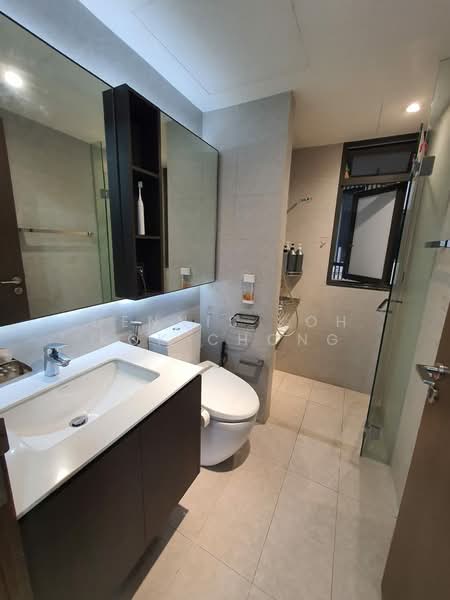 iNz Residence, 64 Choa Chu Kang Avenue 5, 3 Bedrooms, 990 sqft, Condominium For Sale, by Dennis Koh Kok Chong, 500101440 - Bathroom - PropertyGuru.com.sg