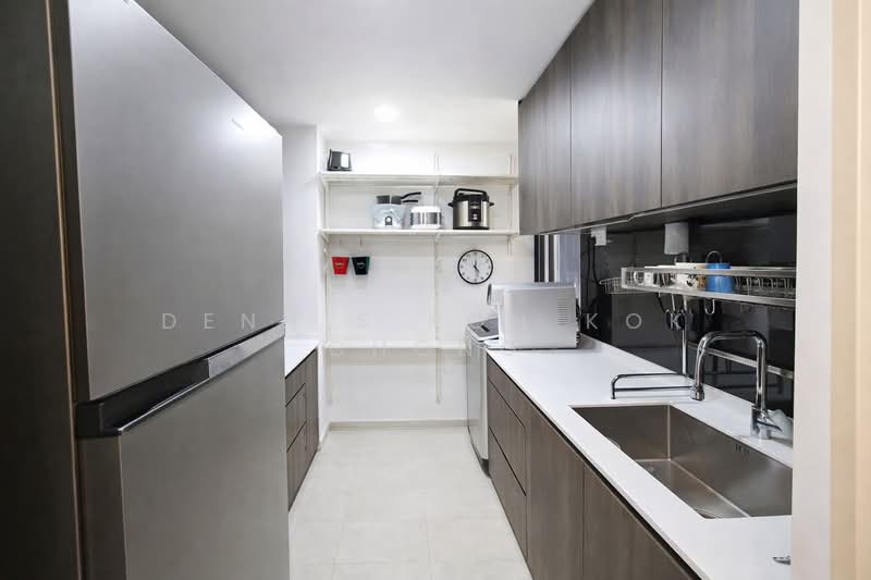 iNz Residence, 64 Choa Chu Kang Avenue 5, 3 Bedrooms, 990 sqft, Condominium For Sale, by Dennis Koh Kok Chong, 500101440 - Kitchen - PropertyGuru.com.sg