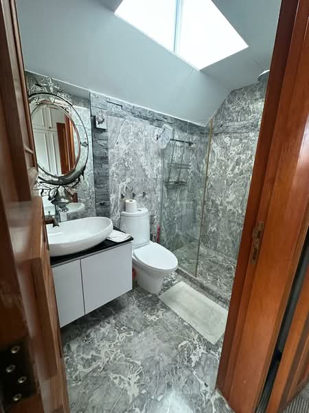Tai Keng Place, , 5 Bedrooms, 6,500 sqft, Corner Terrace For Sale, by Alan Lim, 500101446 - Bathroom - PropertyGuru.com.sg