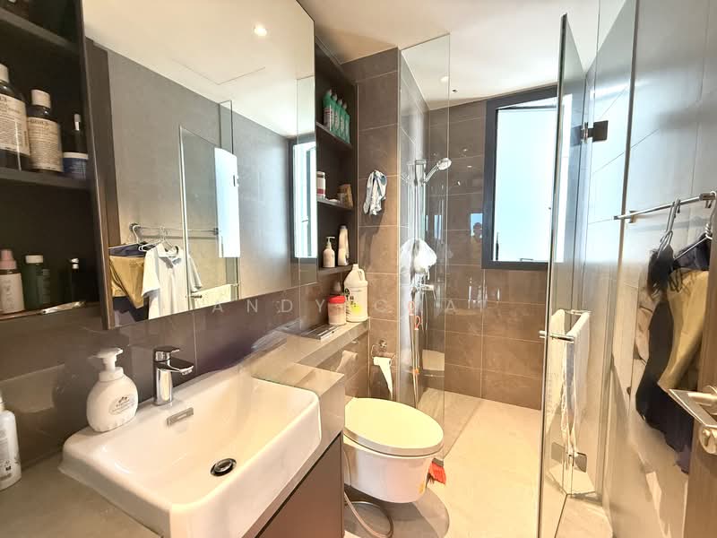 Parc Clematis Condominium For Sale at S$ 2,200,000 | PropertyGuru Singapore - Bathroom
