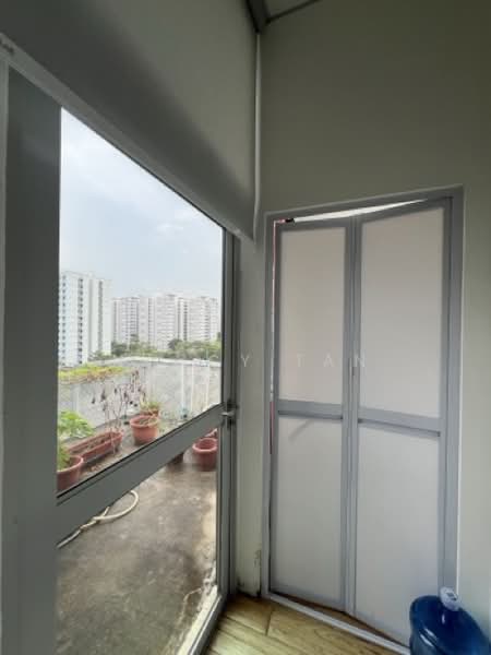 Pioneer Junction, 3 Soon Lee Street, 1,507 sqft, Factory / Workshop (B2) For Rent, by Nancy Tan, 500101463 - Balcony - CommercialGuru.com.sg