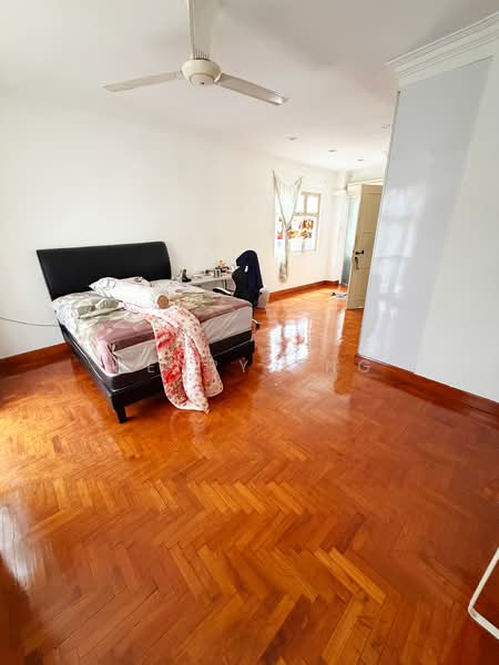 Park Villas Terraced House For Sale at S$ 3,500,000 | PropertyGuru Singapore - Master Bedroom