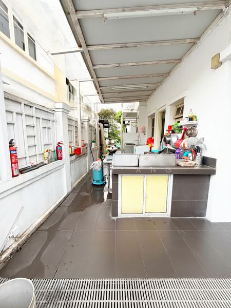 Park Villas Terraced House For Sale at S$ 3,500,000 | PropertyGuru Singapore - Outdoor Kitchen 