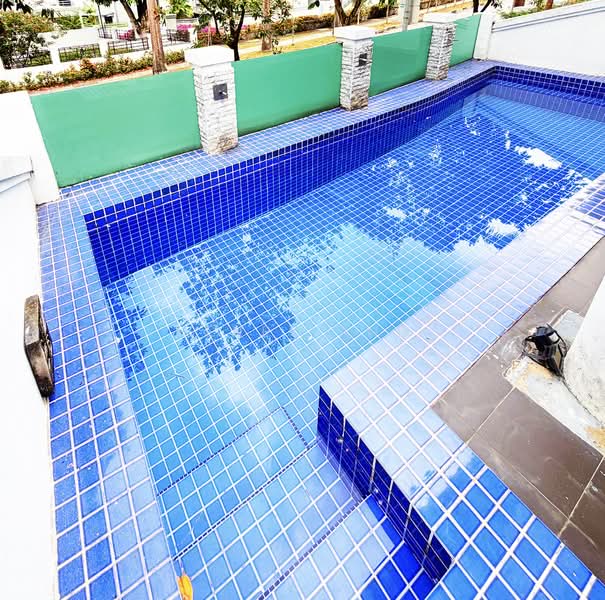 Park Villas Terraced House For Sale at S$ 3,500,000 | PropertyGuru Singapore - Pool