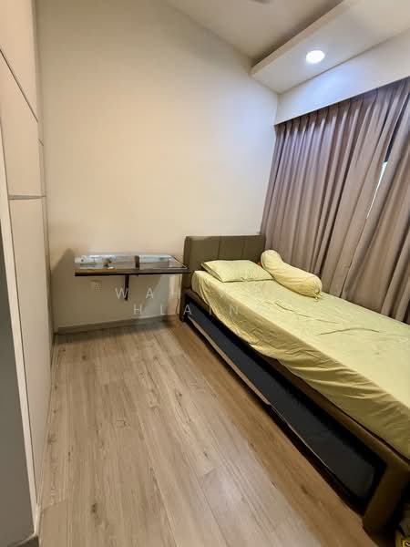 Heron Bay, 51 Upper Serangoon View, 3 Bedrooms, 1,033 sqft, Executive Condominium For Sale, by Wah Wah Hlaing, 500101481 - Bedroom - PropertyGuru.com.sg