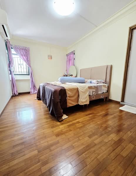256 Compassvale Road HDB Flat For Sale at S$ 688,000 | PropertyGuru Singapore - Master Bedroom