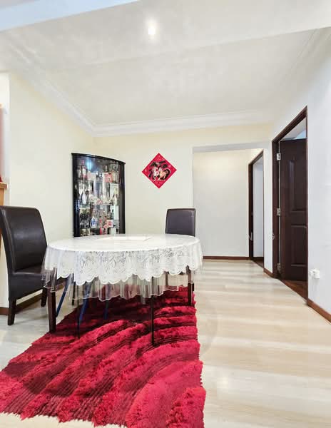 256 Compassvale Road HDB Flat For Sale at S$ 688,000 | PropertyGuru Singapore - Dining Area