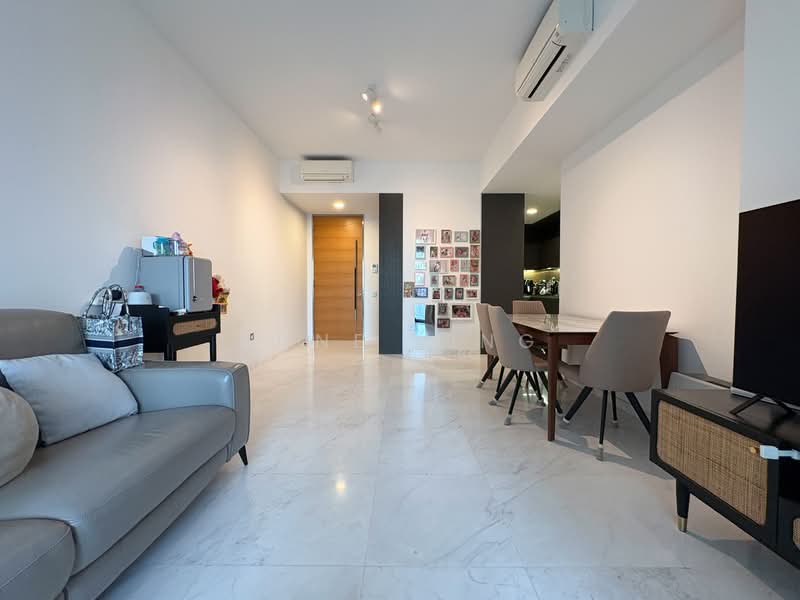DUO Residences, 1 Fraser Street, 2 Bedrooms, 1,012 sqft, Apartment For Rent, by June Ling, 500101483 - Living Room - PropertyGuru.com.sg