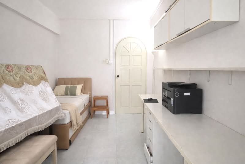 504 Woodlands Drive 14 HDB Flat For Sale at S$ 695,000 | PropertyGuru Singapore - Bedroom1 - Original