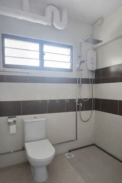 504 Woodlands Drive 14 HDB Flat For Sale at S$ 695,000 | PropertyGuru Singapore - Bathroom - Original