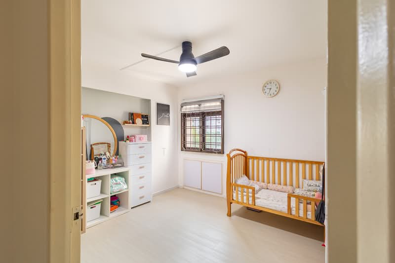 759 Woodlands Avenue 6 HDB Flat For Sale at S$ 570,000 | PropertyGuru Singapore - Bedroom