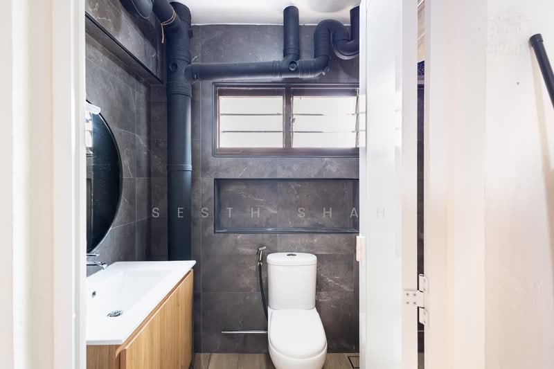 759 Woodlands Avenue 6 HDB Flat For Sale at S$ 570,000 | PropertyGuru Singapore - Bathroom
