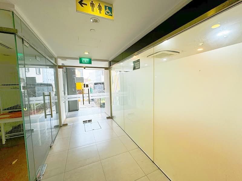 Le Regal, 340 Geylang Road, 140 sqft, Shop / Shophouse For Sale, by Tina Lee, 500101496 - Entrance - CommercialGuru.com.sg