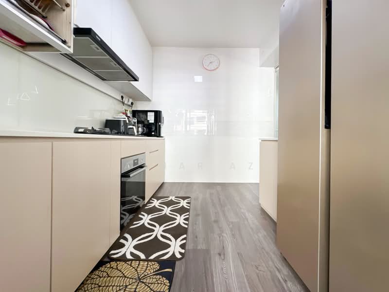 468A Bukit Batok West Avenue 9 HDB Flat For Sale at S$ 670,000 | PropertyGuru Singapore - Kitchen