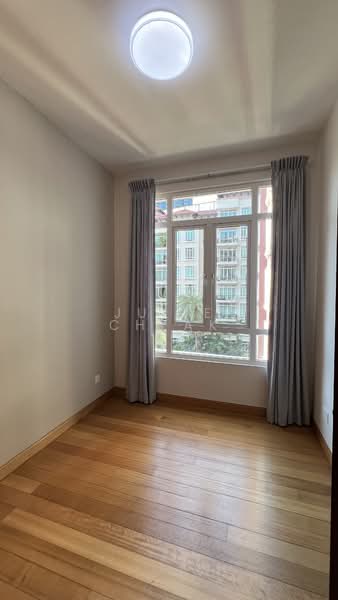 Robertson 100, 100 Robertson Quay, 2 Bedrooms, 936 sqft, Apartment For Rent, by Julie Cheak, 500101499 - 2nd Bedroom - PropertyGuru.com.sg