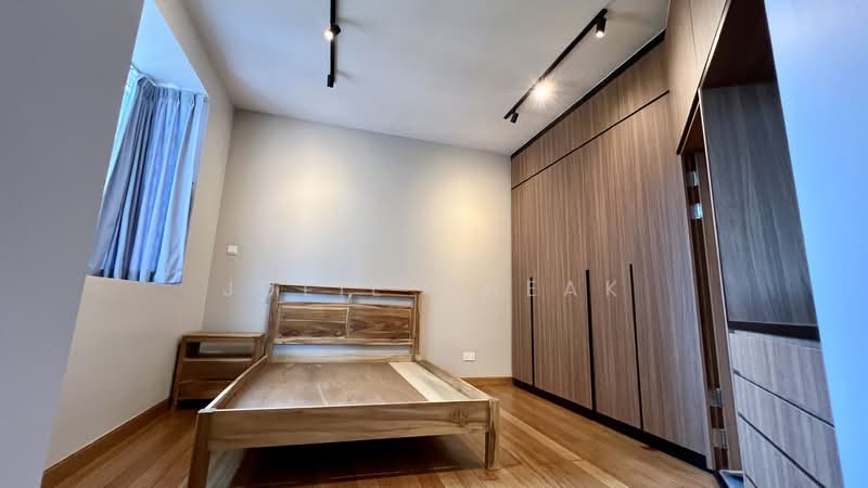 Robertson 100, 100 Robertson Quay, 2 Bedrooms, 936 sqft, Apartment For Rent, by Julie Cheak, 500101499 - Master Bedroom - PropertyGuru.com.sg