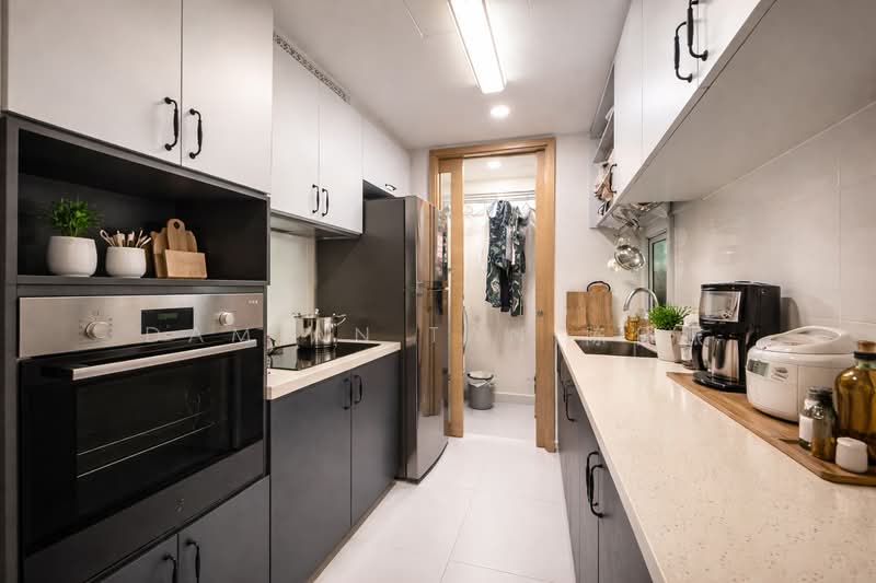 Tresalveo Condominium For Sale at S$ 2,380,000 | PropertyGuru Singapore - Kitchen