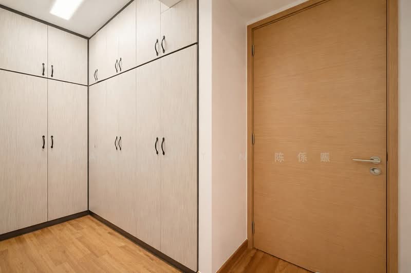 Master Bedroom Walk-in Closet