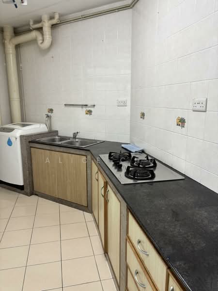 184A Rivervale Crescent, 184A Rivervale Crescent, 3 Bedrooms, 904 sqft, HDB Flat For Rent, by Alice Chua, 500101516 - Kitchen - PropertyGuru.com.sg