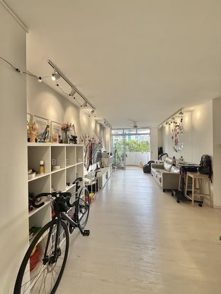 359B Admiralty Drive, 359B Admiralty Drive, 3 Bedrooms, 1,184 sqft, HDB Flat For Sale, by Berlyn Aw, 500101521 - Living Room - PropertyGuru.com.sg