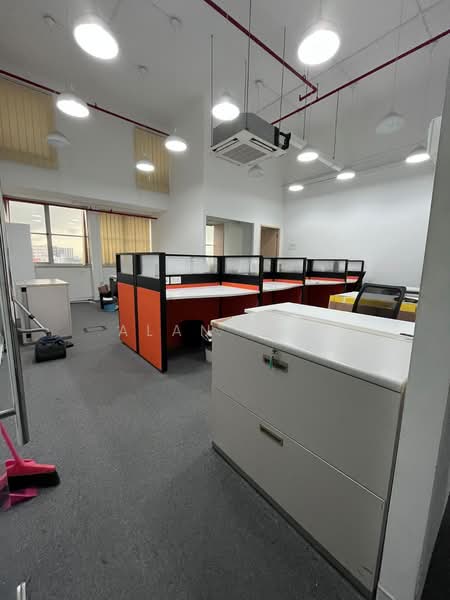 Pantech Business Hub, 194 Pandan Loop, 2,099 sqft, Factory / Workshop (B2) For Rent, by Alan Neo, 500101522 - Interior - CommercialGuru.com.sg