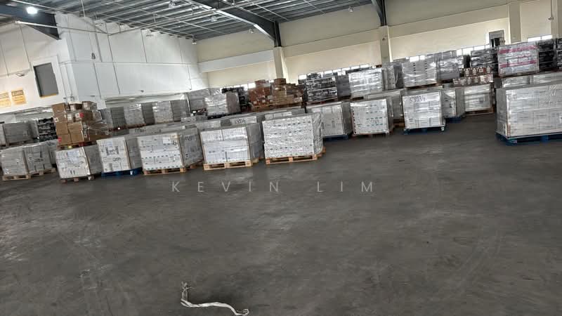 CHEAP WAREHOUSE 20 | 40 Footer Accessible, , 17,000 sqft, Factory / Workshop (B2) For Rent, by Kevin Lim, 500101525 - Interior - CommercialGuru.com.sg
