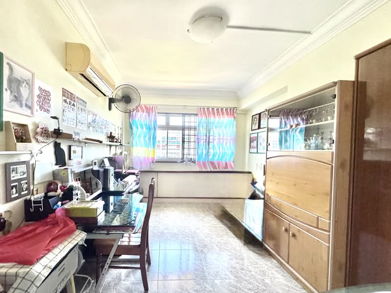 856B Tampines Street 82, 856B Tampines Street 82, 4 Bedrooms, 1,571 sqft, HDB Flat For Sale, by Victor Pang, 500101531 - Living Room - PropertyGuru.com.sg