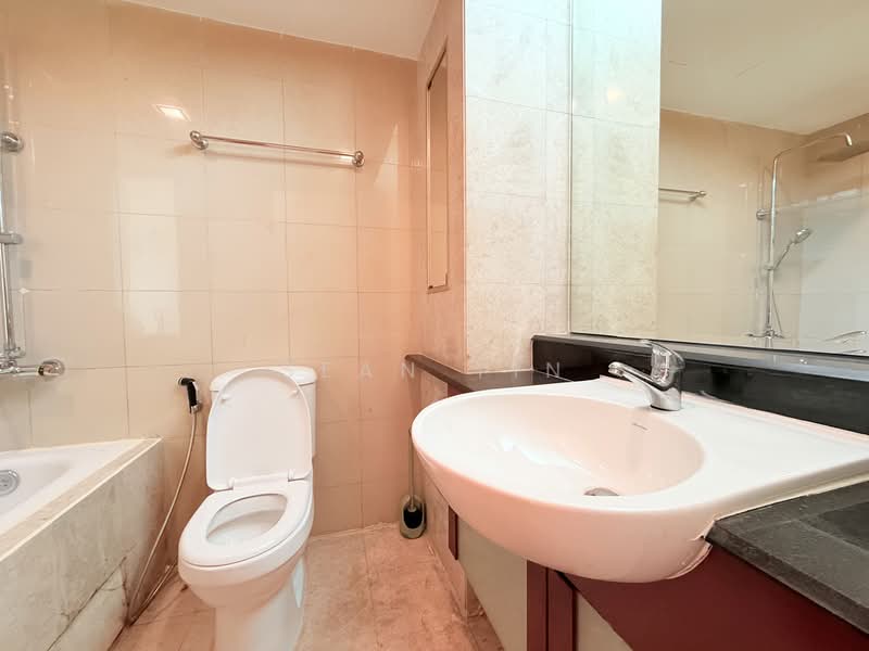 Lilydale Condominium For Sale at S$ 1,760,000 | PropertyGuru Singapore - Bathroom
