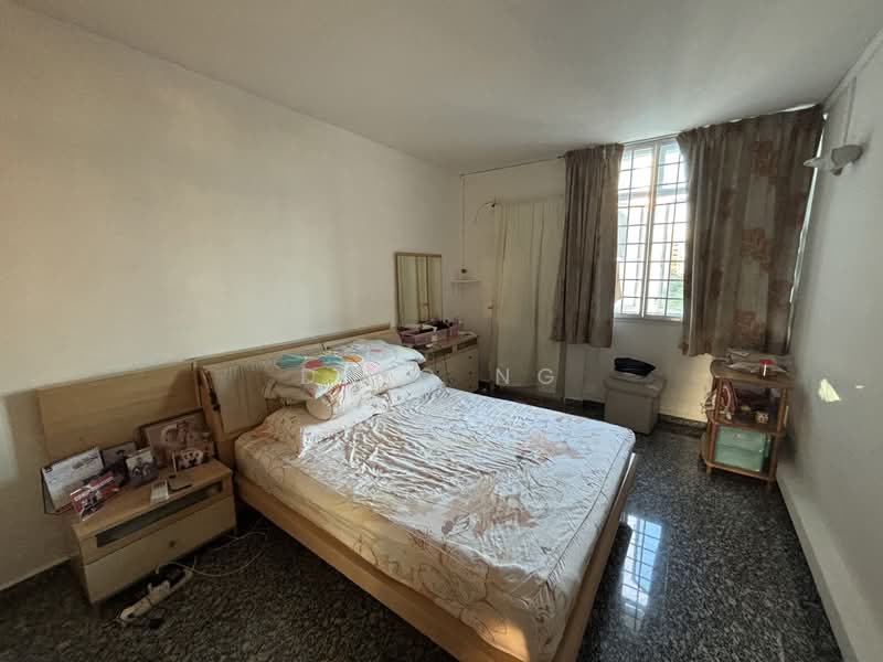 236 Serangoon Avenue 3 HDB Flat For Sale at S$ 800,000 | PropertyGuru Singapore - Bedroom