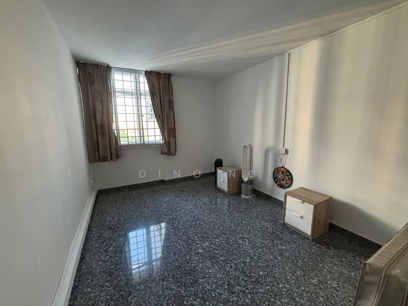 236 Serangoon Avenue 3 HDB Flat For Sale at S$ 800,000 | PropertyGuru Singapore - Bedroom