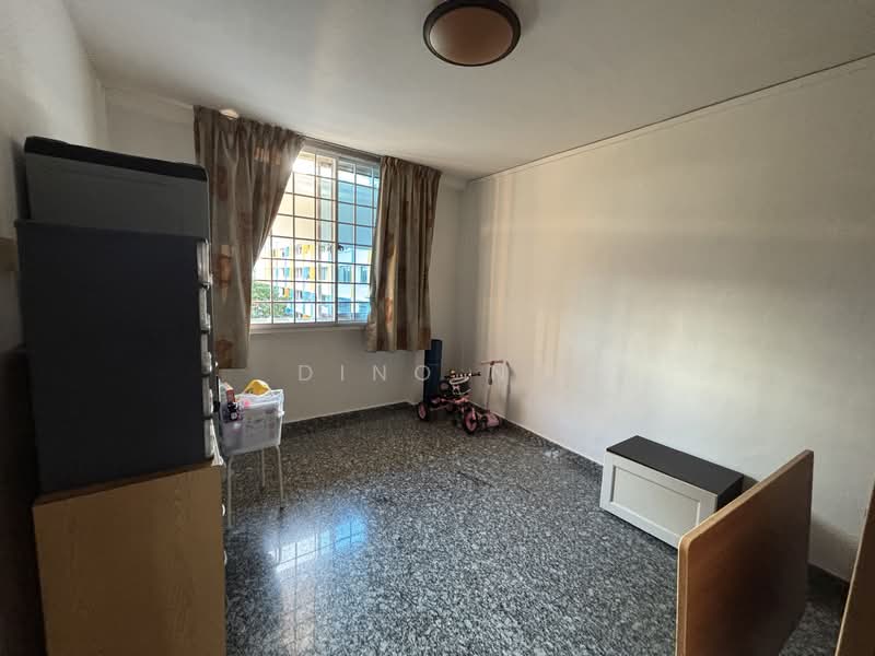 236 Serangoon Avenue 3 HDB Flat For Sale at S$ 800,000 | PropertyGuru Singapore - Bedroom