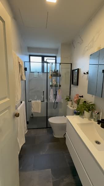 Renovated 3-Bedroom in the Heart of D15. 1,430 sqft of Space, Light and Breeze — Move In ready, , 3 Bedrooms, 1,430 sqft, Apartment For Rent, by Jyoti Chawla, 500101551 - Bathroom - PropertyGuru.com.sg