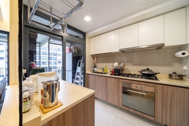 Hundred Palms Residences, 262 Yio Chu Kang Road, 4 Bedrooms, 1,270 sqft, Executive Condominium For Sale, by Joan Loh, 500101554 - Kitchen - PropertyGuru.com.sg